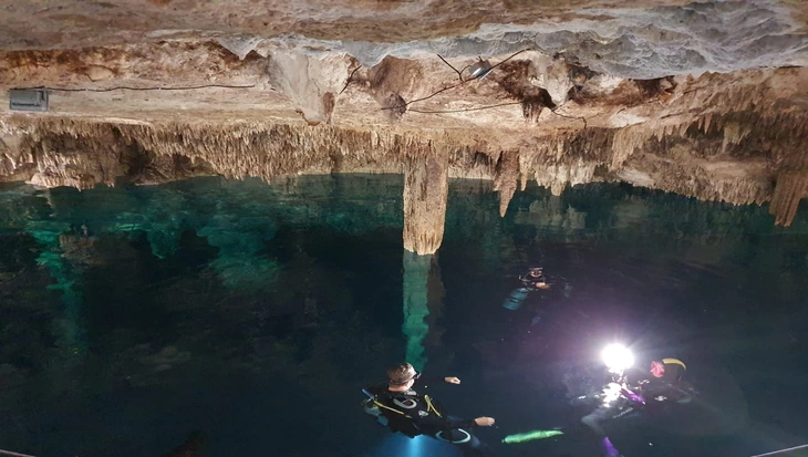 buceo en cenote kin ha