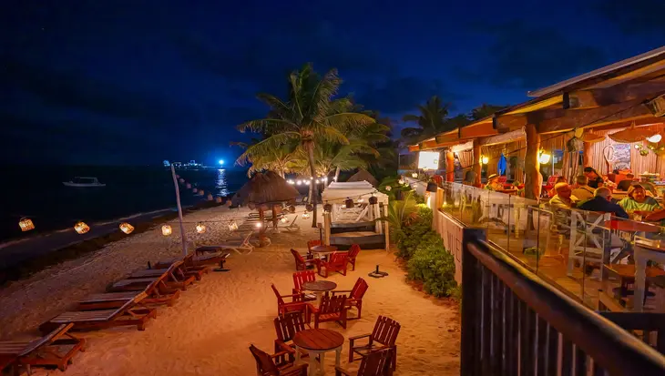 restaurante frente a la playa