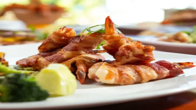 pelicanos restaurant