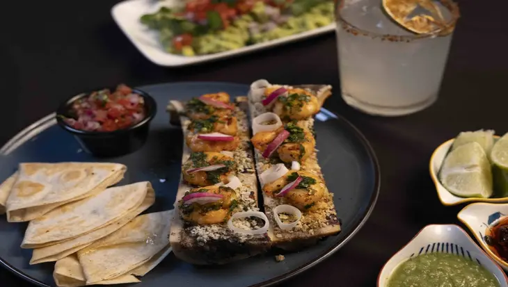 tacos en restaurante perla negra