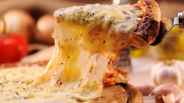 PIZZA HECHA A MANO