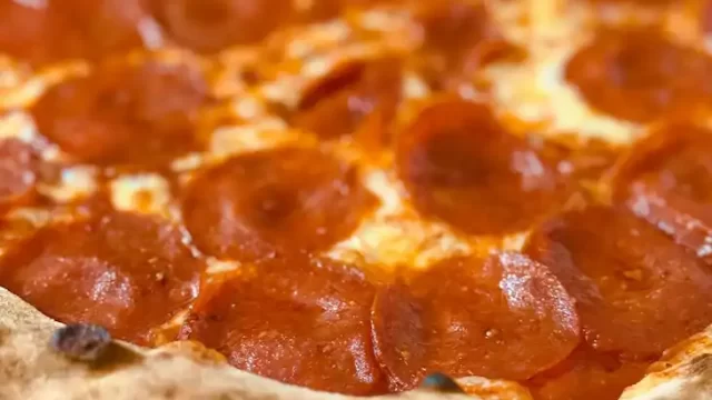 pizza puerto morelos peperoni