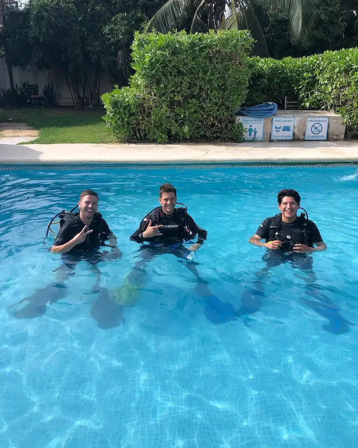 centro de buceo scuba public